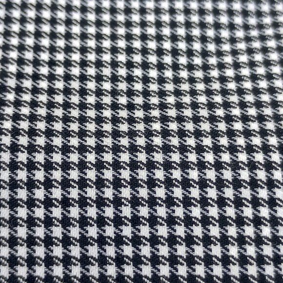 Elegant Houndstooth Checkered Shorts by Rafaella. - Picture 4 of 6